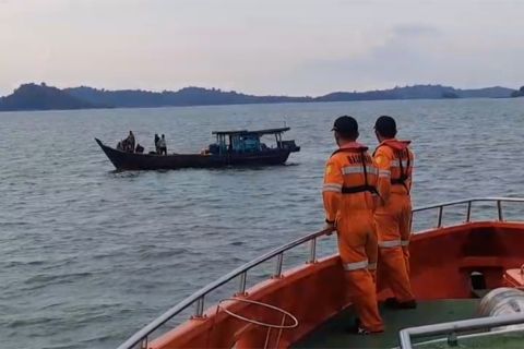 Tim SAR perluas pencarian korban speedboat tenggelam di Batam
